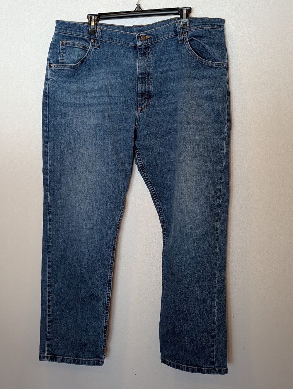 Wrangler Premium Straight Leg Jeans Men's 40 Stretch Blue Denim NWOT